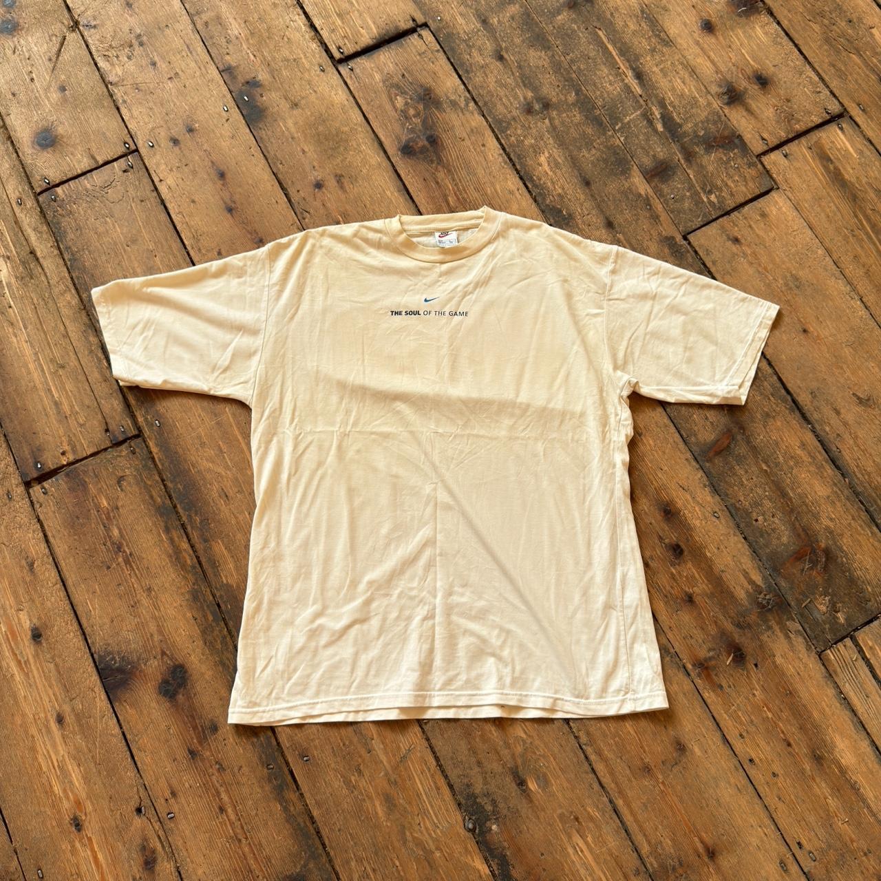 Nike Cream Graphic T-Shirt Size L