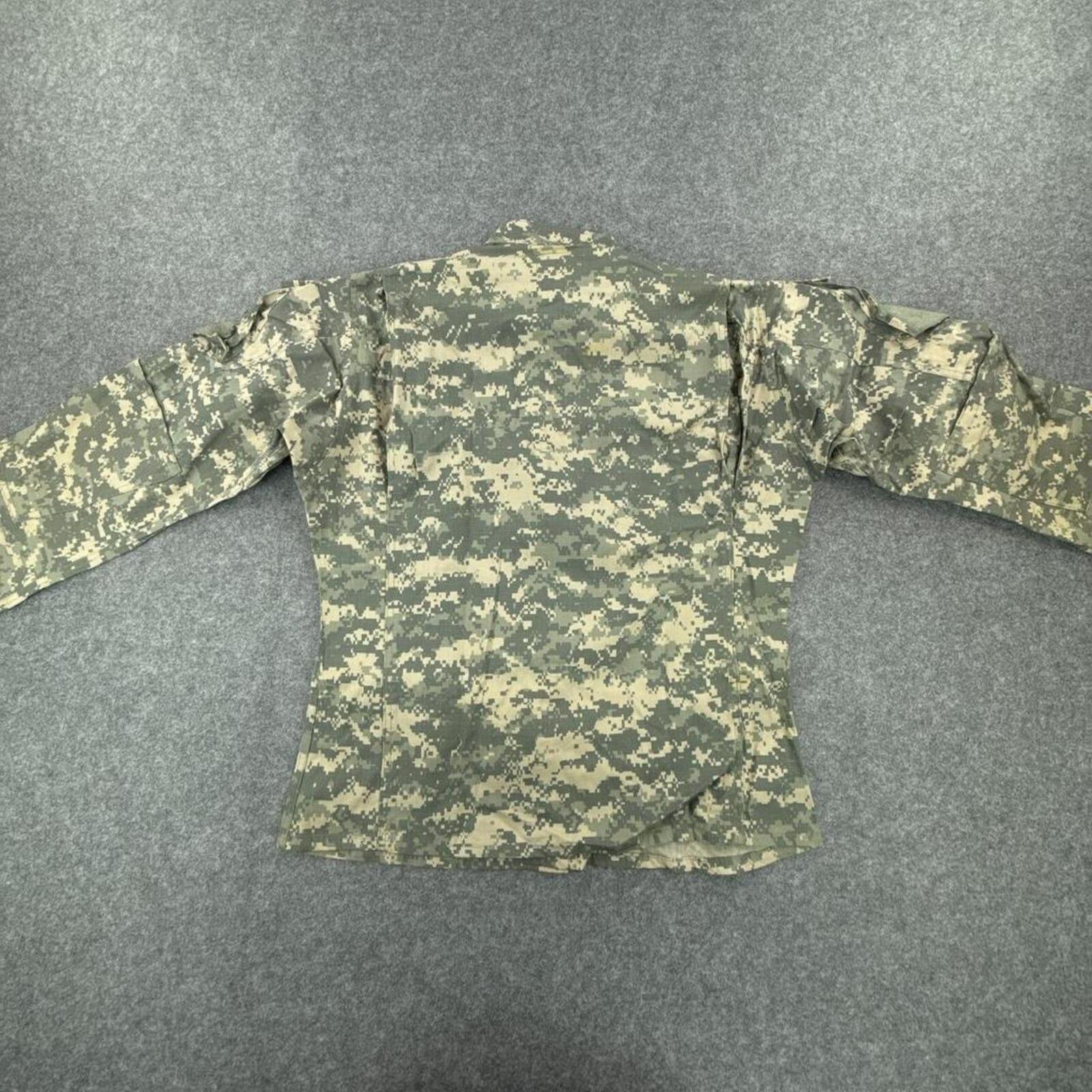 Khaki and green camouflage military jacket #militaryinspired