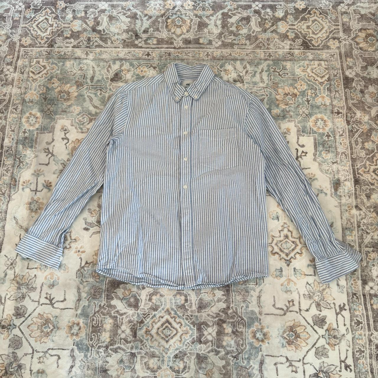 H&M Regular Fit Blue and White Striped Button-up Long-sleeved Shirt Size S