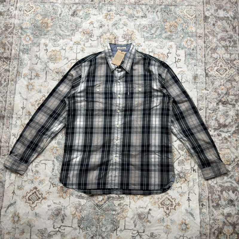 Levi’s Black and Gray Plaid Button-up Long-sleeved Shirt Size L