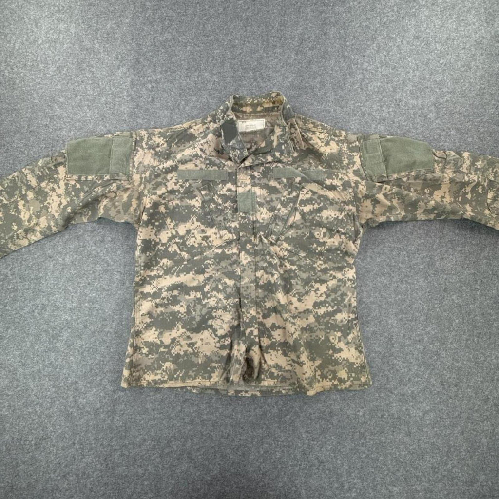 Khaki and green camouflage jacket #camouflage